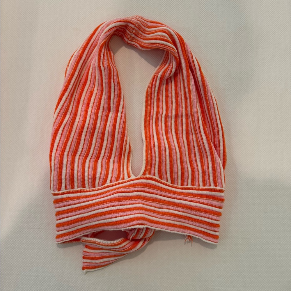 Interdee, halter top in size L.